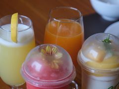 -Chom Cafe and Restaurant