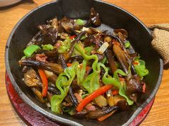 -云海肴·汽锅鸡·云南菜(天山百盛优客店)