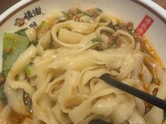 -顺溜·手工刀削面·黑金店(铜锣湾店)