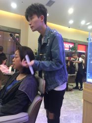 -专业烫发染发接发