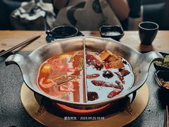 -湊湊火锅·茶憩(南京东路悦荟店)