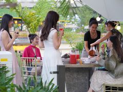 -茅草房·河畔园林火锅