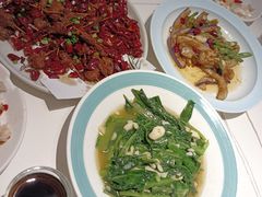 -阿瓦山寨·湘菜现炒·剁椒鱼头王(咸阳总店)