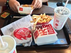 -麦当劳(展览路店)