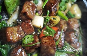 Black Pepper Snowflake Beef Cubes Pot