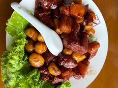 板栗红烧肉-翼松楼餐厅