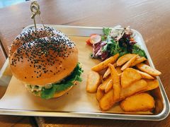 招牌牛肉汉堡-UPPER KITCHEN(延安路店)