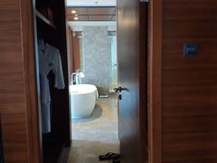 -三亚湾海居铂尔曼度假酒店