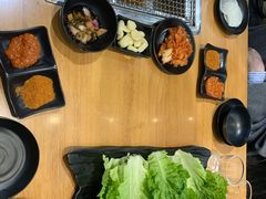 -肉甲韩国木炭烤肉(新壹街1店)