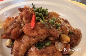 Basil and Fresh Chili Stir-fried Qingyuan Chicken