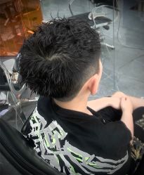 -茶发Salon·烫发染发理发