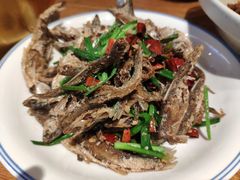 香煎金鞭溪小鱼-印象鲵宴·张家界地标美食名片(溪布街店)