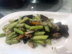 红烧石岐乳鸽-景月阁空中食府(希尔顿酒店)