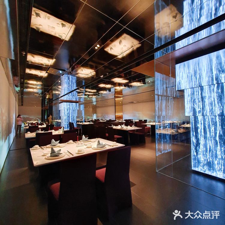 深圳美食｜超震撼的3D光影粤菜餐厅来了！既酷炫又高级