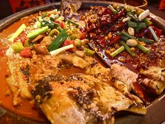 香辣烤鱼-鸣记脆皮烤鱼·海鲜烤鱼(三八广场店)
