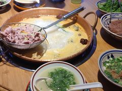 -洱火云南酸菜牛肉火锅(石景山当代商城店)