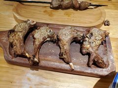 烤羊排小份-嘻小北·兰州清汤牛肉面(太平洋森活天地店)