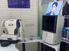 -诺柯视眼镜-蔡司依视路官方工厂店(淞南一店)