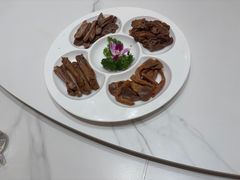 -梅利汴京烤鸭•开封豫菜地标店(东大街店)