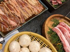 -草家酱蟹炭火烤肉店(珲春南路一店)