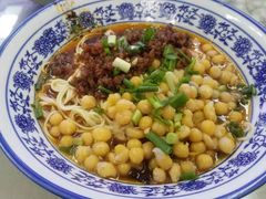 -渝之汇牛肉豌杂面