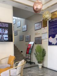 -小乐化妆美甲半永久培训学校