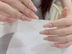 -尤米一站式美甲美睫