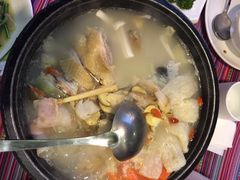 香巴拉云南餐厅(华莱坞店)-香巴拉云南餐厅(华莱坞店)