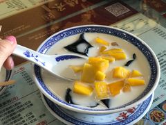 -赵记传承特色牛奶甜品(泉城广场店)