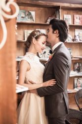 -易摄影婚纱摄影工作室