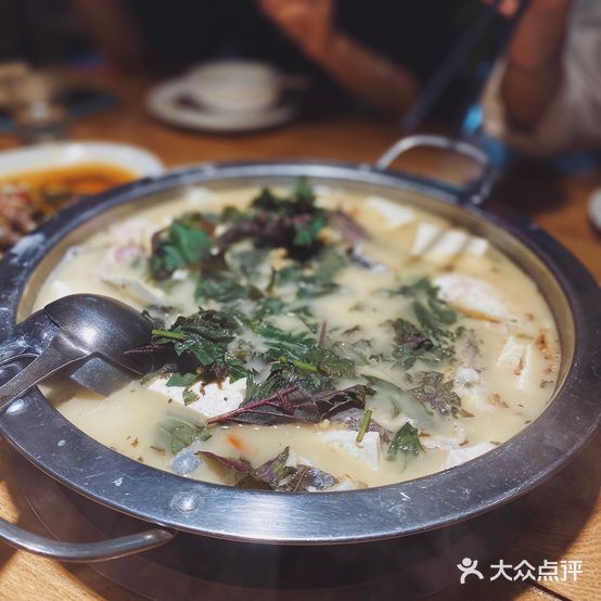 潘记安仁鱼头(紫金路店)