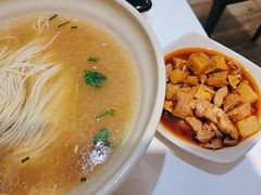 特色辣酱面-光明邨大酒家(淮海路店)