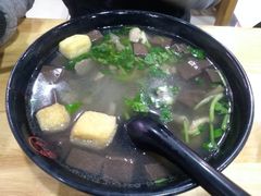 -百年尹氏汤包(环球美食荟店)