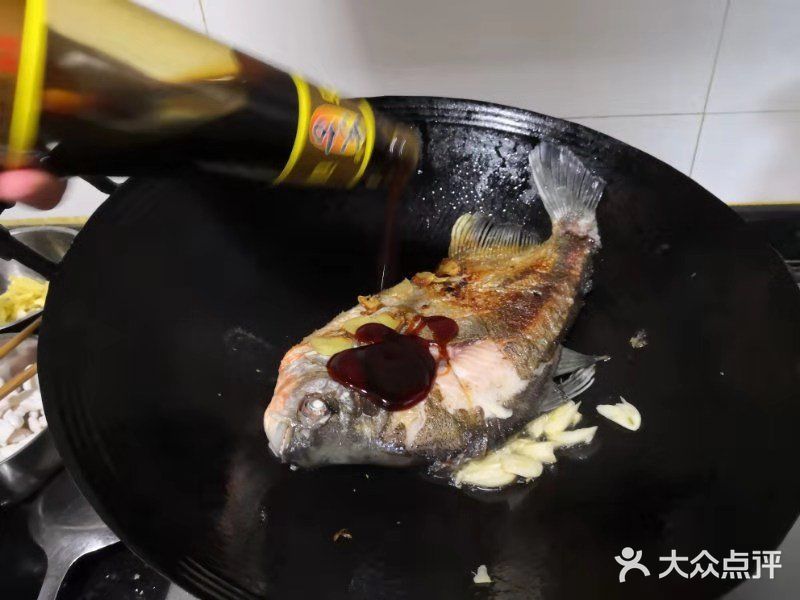 酸菜红烧金鲳鱼，高蛋白低脂肪为健康打call！