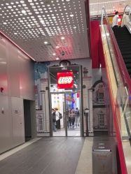 -乐高品牌旗舰店(人民广场店)