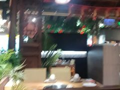 -野山舂·贵州现舂酸汤火锅(鸿通城店)