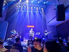 -TZ House音乐现场(来福士中心店)