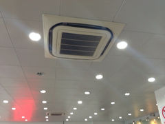 新装吸顶空调-泳远游泳培训俱乐部(东方体育中心店)