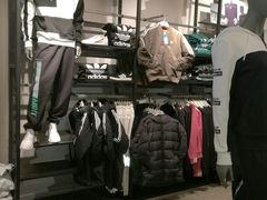 -阿迪达斯(武林银泰三叶草店)