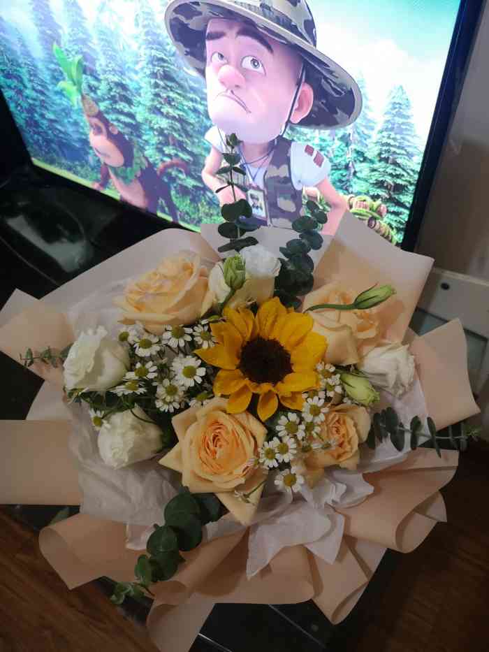 花兮flower shop-"朋友过生日,来店里现选的花,朋友喜欢向日.