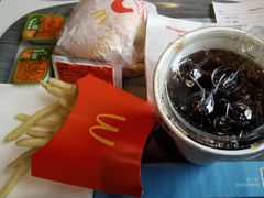 -麦当劳(杨林得来速店)