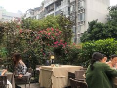 -莉莉家的音乐花园餐吧(航空路店)