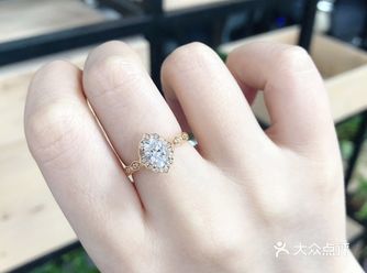 结婚买了黄金还是架不住钻石的吸引️