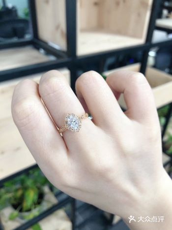 结婚买了黄金还是架不住钻石的吸引️