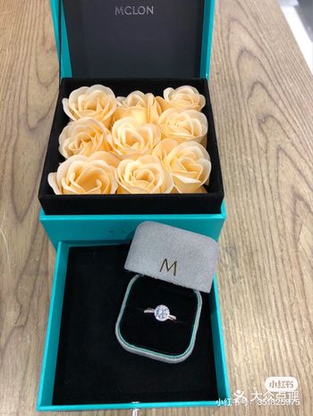 曼卡龙神圣之光钻戒，真是太招人喜欢了