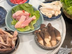 -得意咚瓜·顺德鱼生·冬瓜火锅(深圳首店)