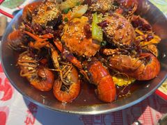 -肥肥虾庄·金牌油焖大虾(汉街SKP店)