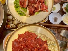 -围炉肉舍•炭烤活鳗•丹东海鲜烤肉(步行街店)