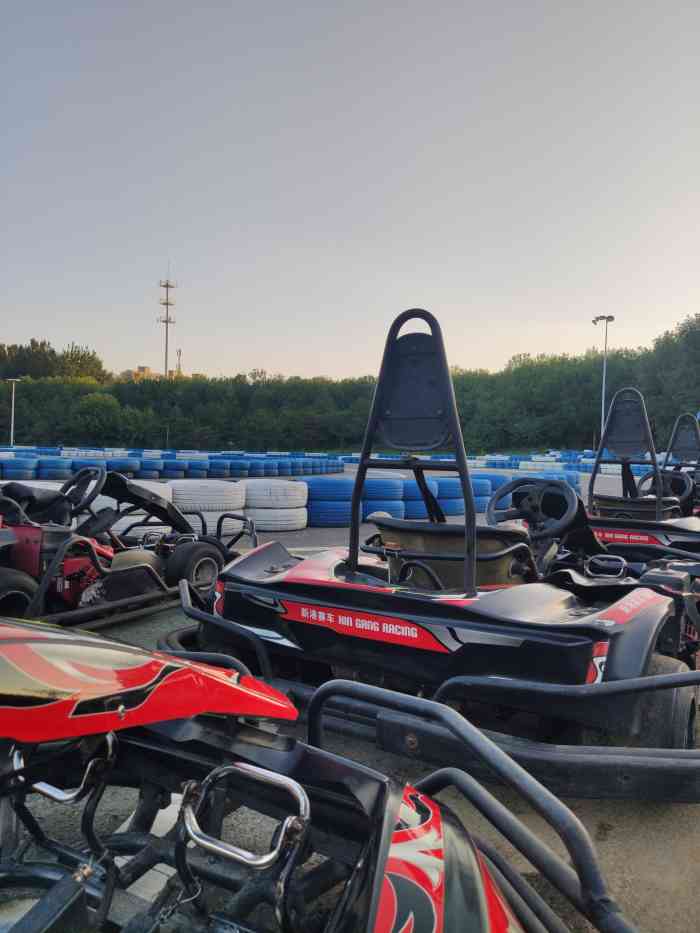 新港卡丁车(奥森公园店)-"挺不错的,离得比较近,也很好找,晚上去人.