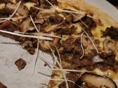 烤牛肉披萨-I HOLIC艾豪丽披萨(KKone店)